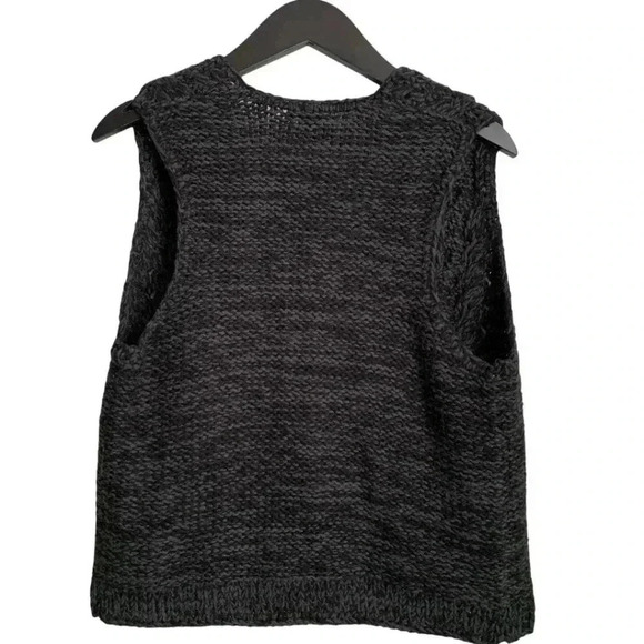 ** SOLD * * Vintage Gap Women's Gray Vest Size Small Knitted Cable Sweater Vest - Picture 5 of 7